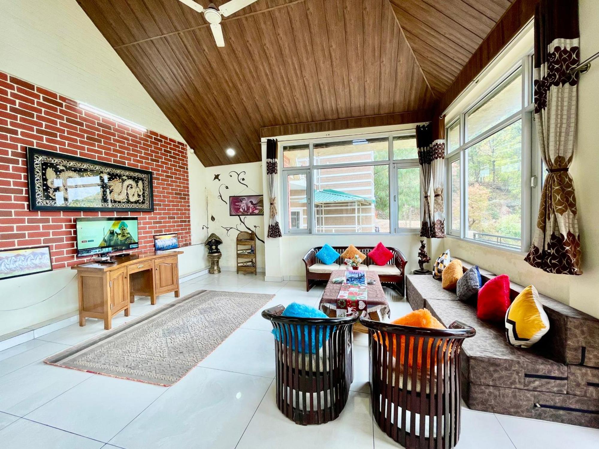 The Auriga 3Bhk Fully Entair Villa With Bonfire In Kasauli I Pvt Stay I Open Air Terrace I Kitchen Livingroom I Lawn Bonfire I Gaming Zone מראה חיצוני תמונה
