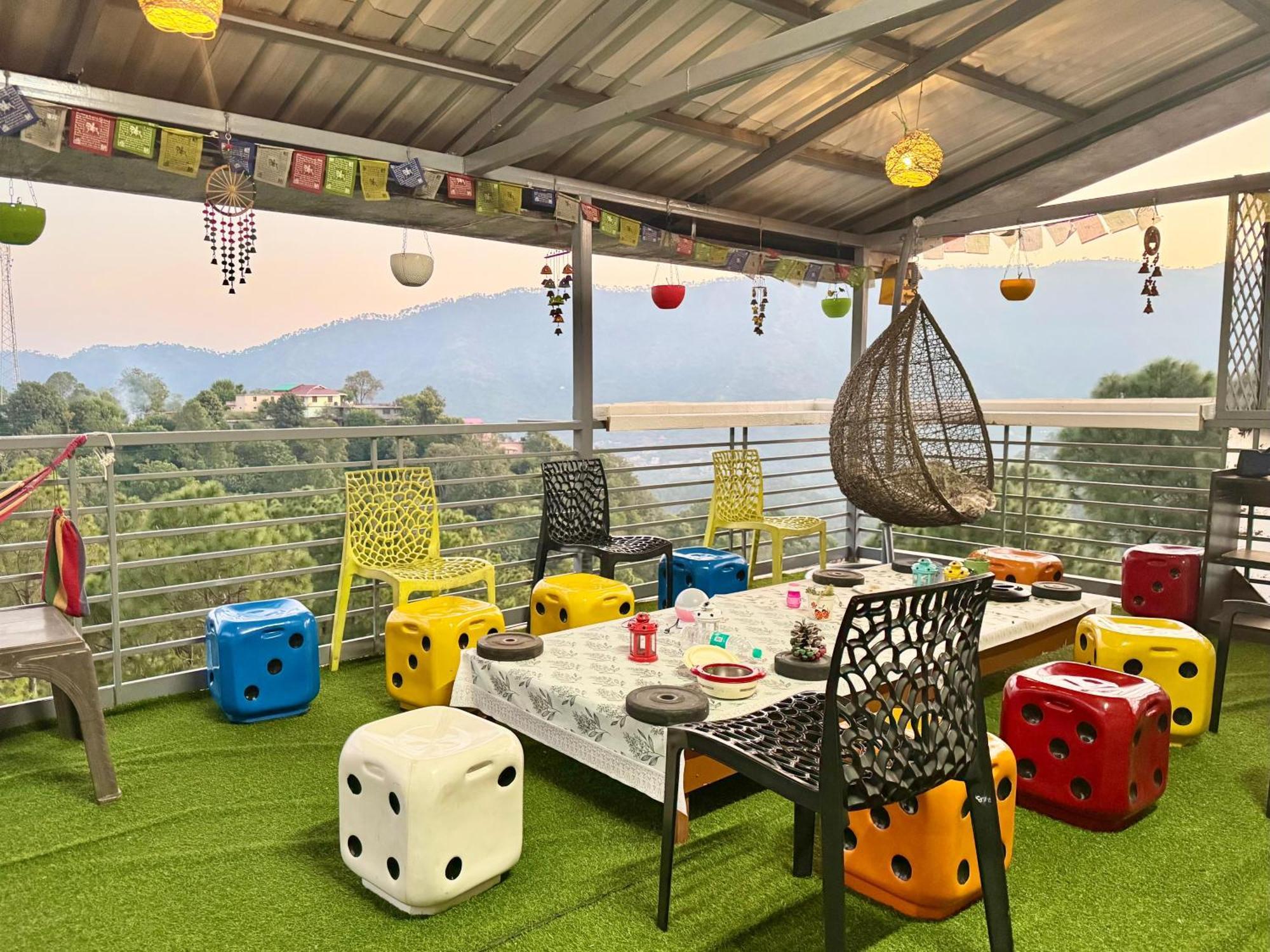 The Auriga 3Bhk Fully Entair Villa With Bonfire In Kasauli I Pvt Stay I Open Air Terrace I Kitchen Livingroom I Lawn Bonfire I Gaming Zone מראה חיצוני תמונה