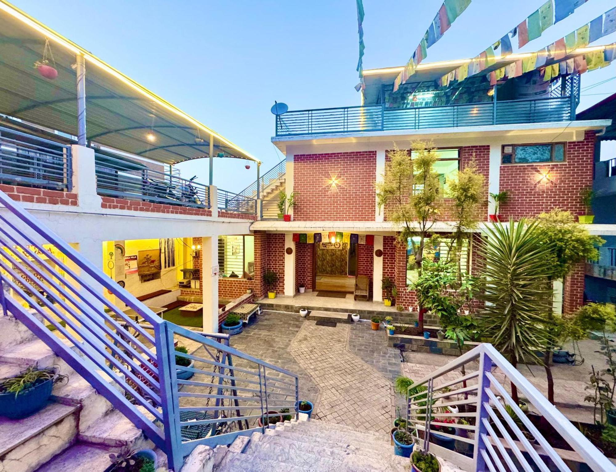 The Auriga 3Bhk Fully Entair Villa With Bonfire In Kasauli I Pvt Stay I Open Air Terrace I Kitchen Livingroom I Lawn Bonfire I Gaming Zone מראה חיצוני תמונה
